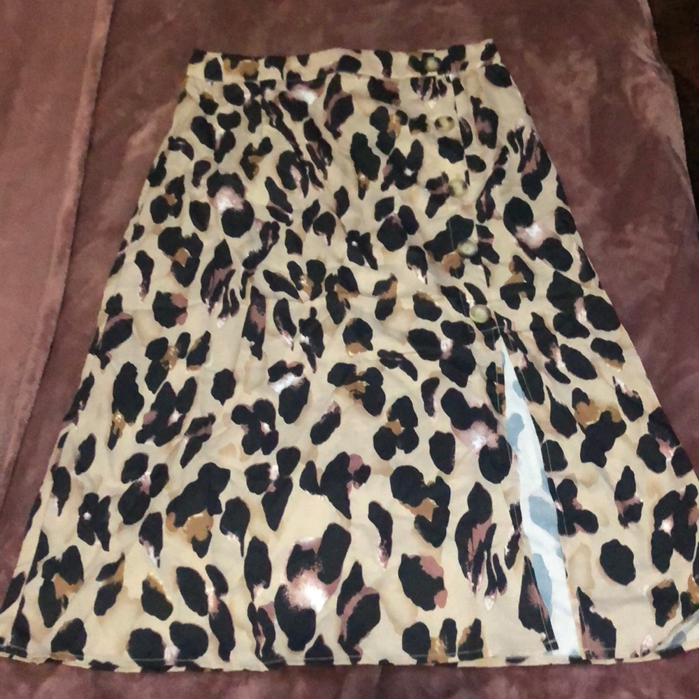 Brand new never worn leopard slit skirt